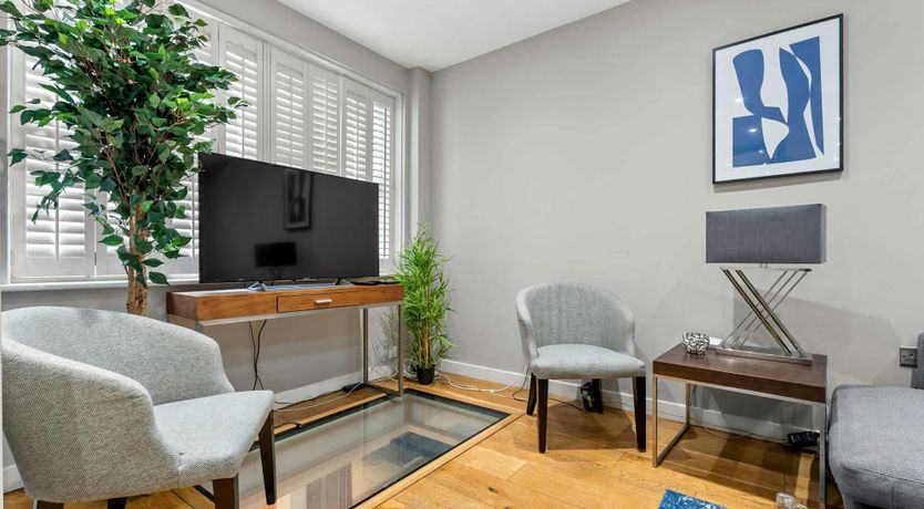 Photo of Paddington Glow