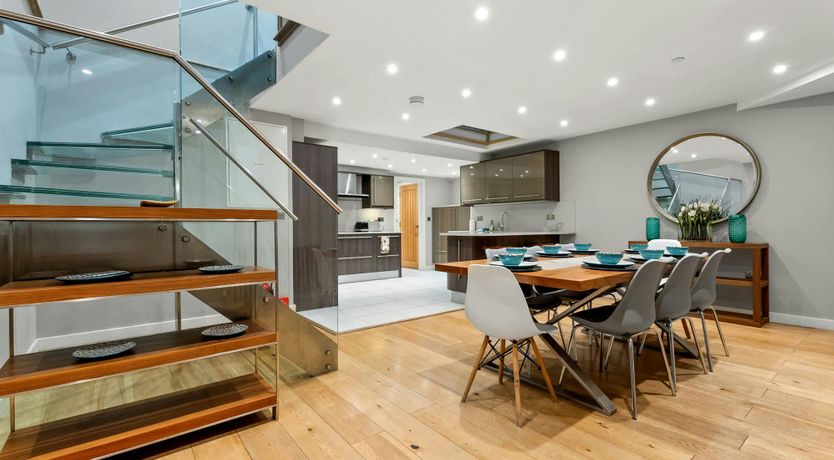 Photo of Paddington Glow