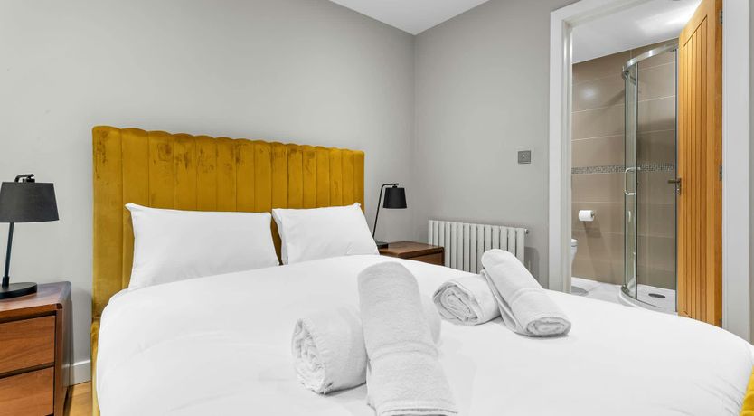 Photo of Paddington Glow