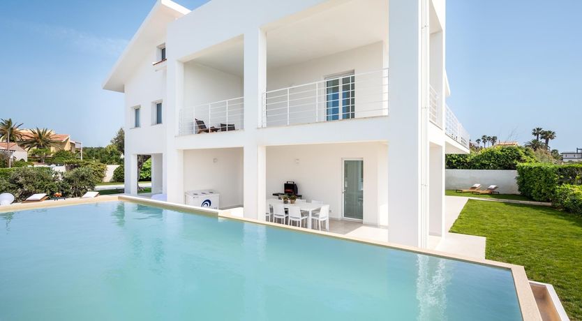 Photo of Lemons & Sunshine