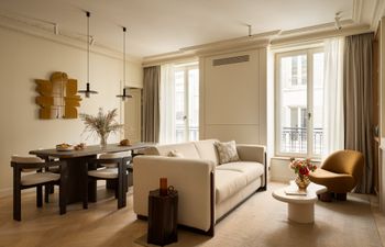 The Eighth Wonder of Paris Holiday Home