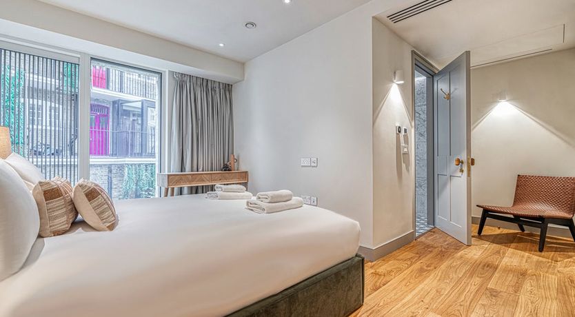 Photo of The Velvet Moon