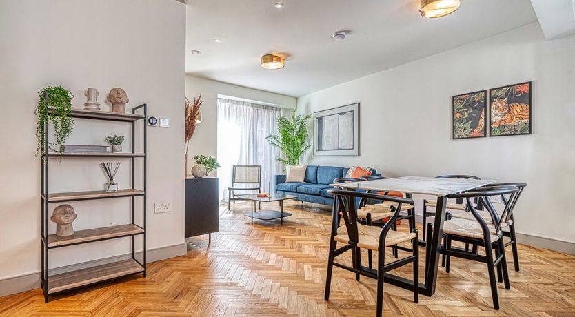 Photo of The Velvet Moon