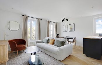 Paris Persuasion Holiday Home