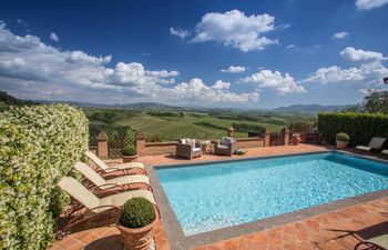 Tuscan Liberty Holiday Home