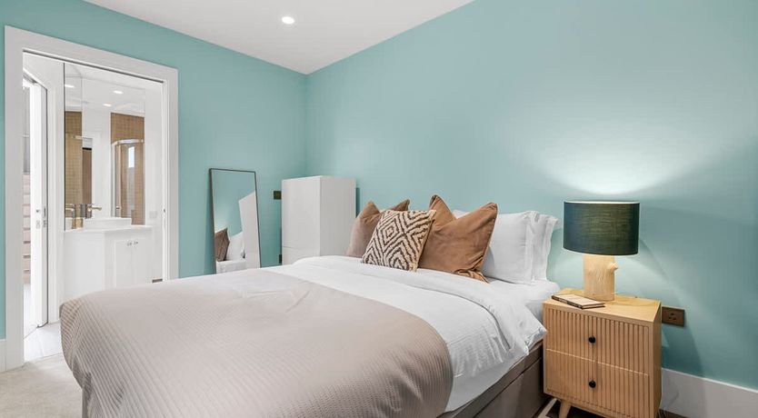 Photo of Clapham Moon