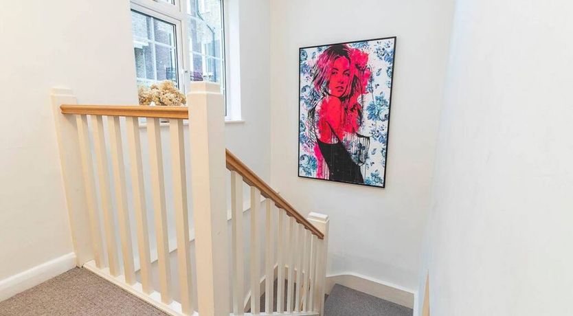 Photo of English Manner