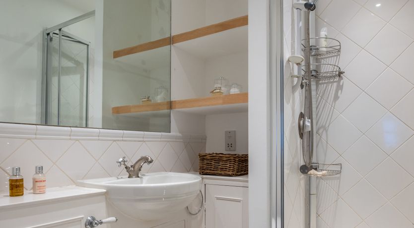 Photo of English Manner