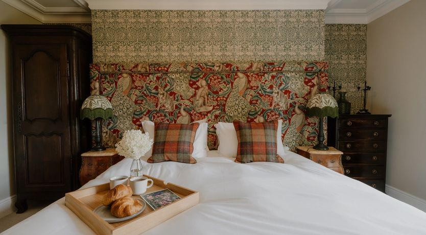 Photo of The Cheshire Set