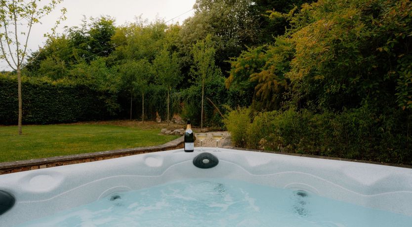 Photo of The Cheshire Set