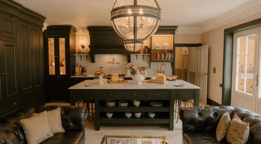 Photo of The Cheshire Set