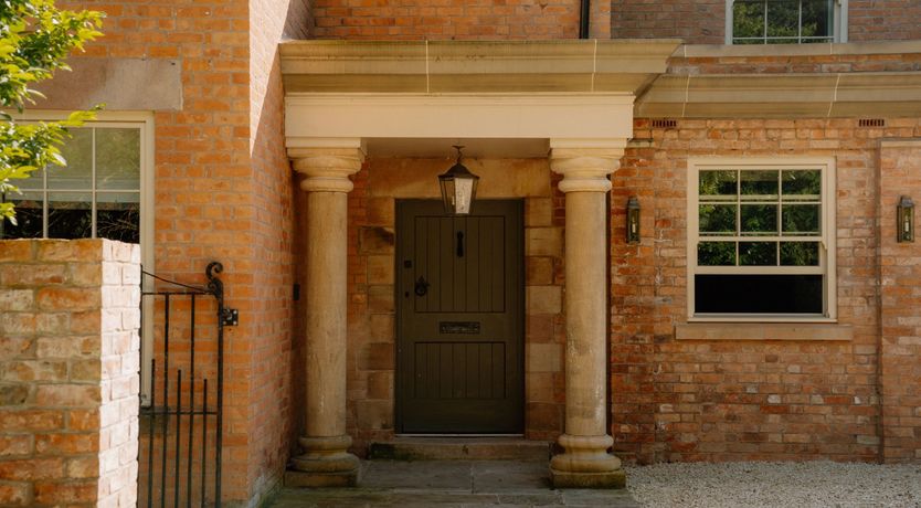 Photo of The Cheshire Set