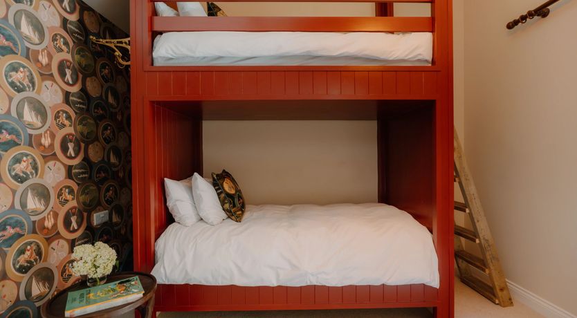 Photo of The Cheshire Set