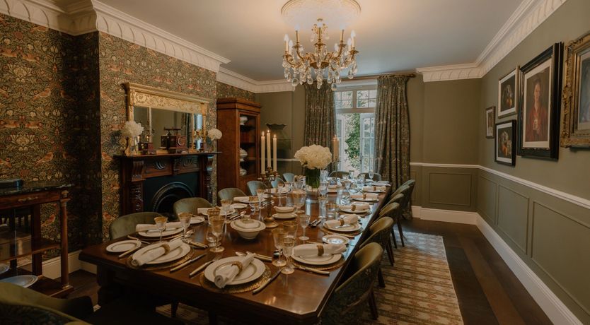 Photo of The Cheshire Set