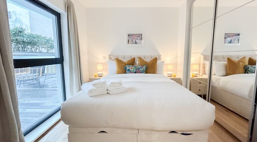 Photo of Grey & White Terrace