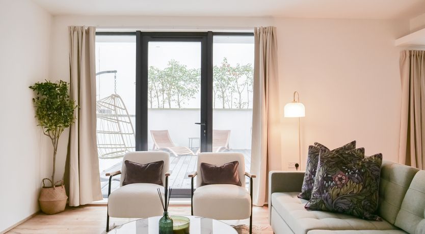 Photo of Grey & White Terrace