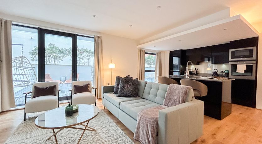 Photo of Grey & White Terrace