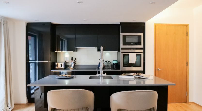 Photo of Grey & White Terrace