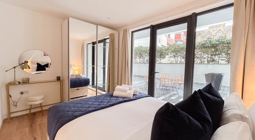 Photo of Grey & White Terrace