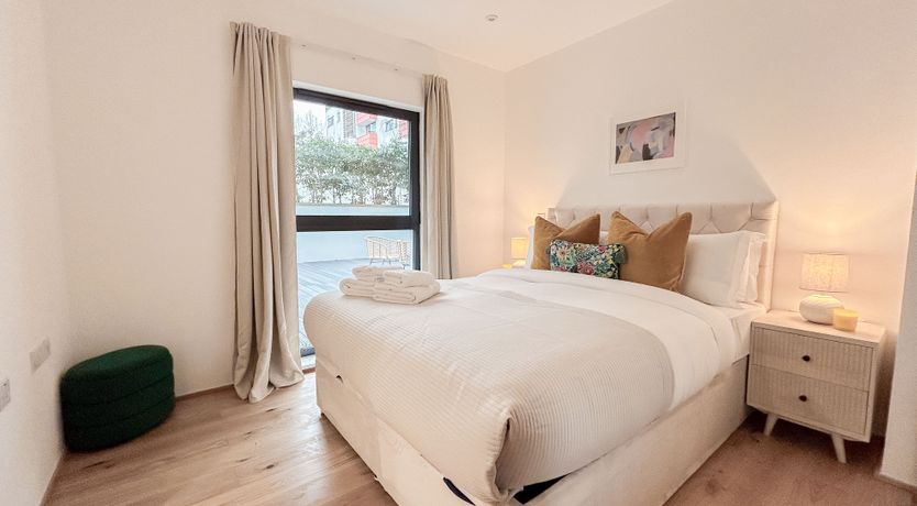 Photo of Grey & White Terrace