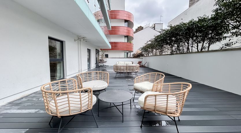 Photo of Grey & White Terrace