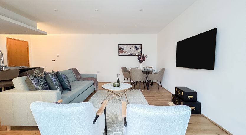 Photo of Grey & White Terrace