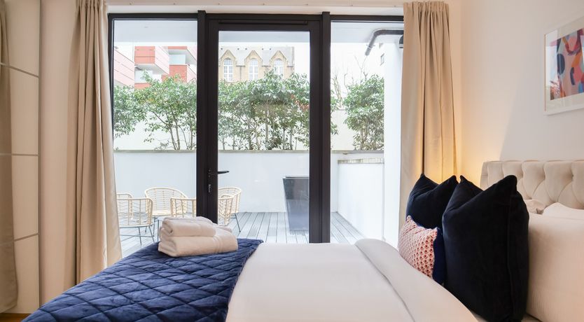 Photo of Grey & White Terrace