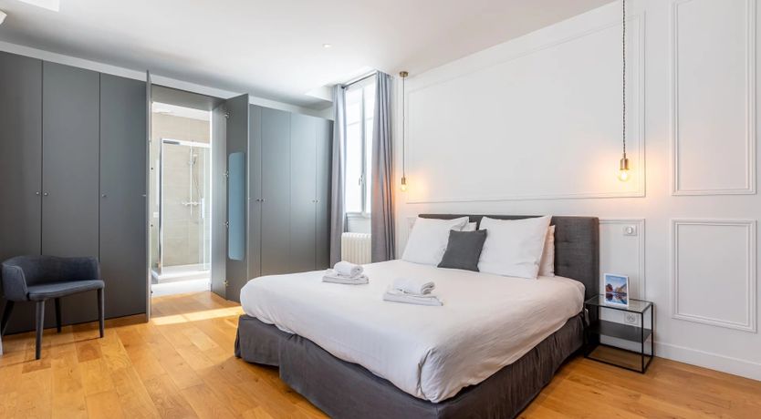 Photo of Eiffel Elysium