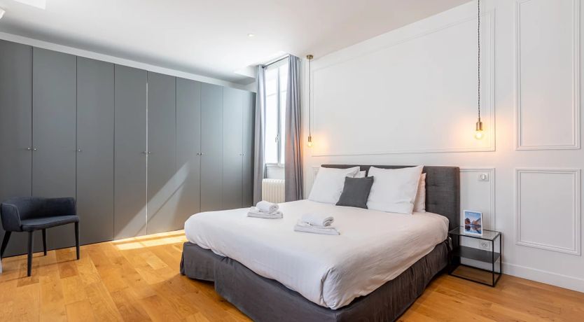 Photo of Eiffel Elysium