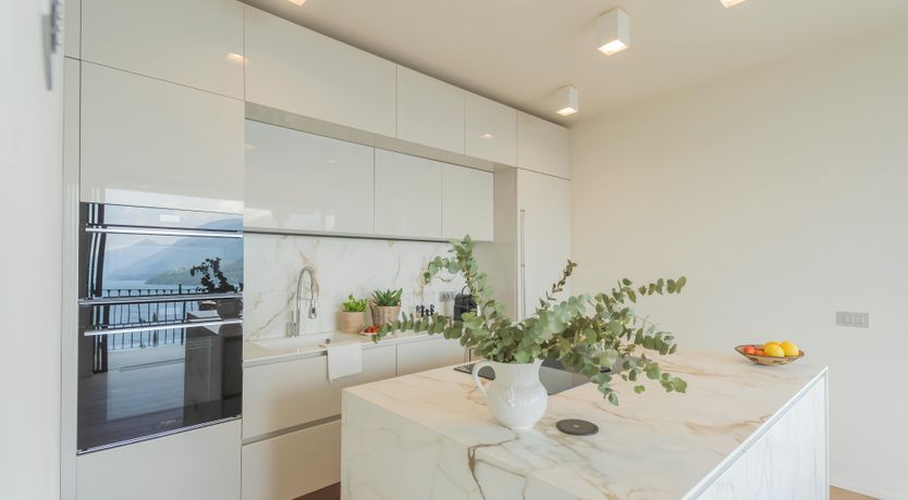 Photo of The Lakeside Paradise