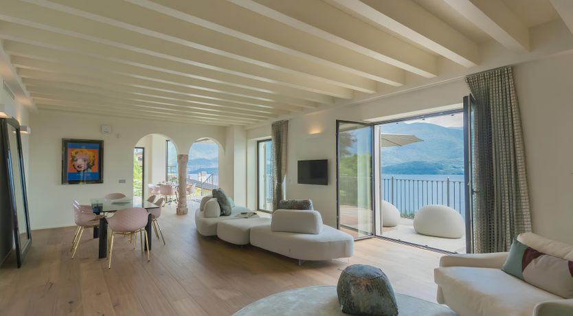 Photo of The Lakeside Paradise