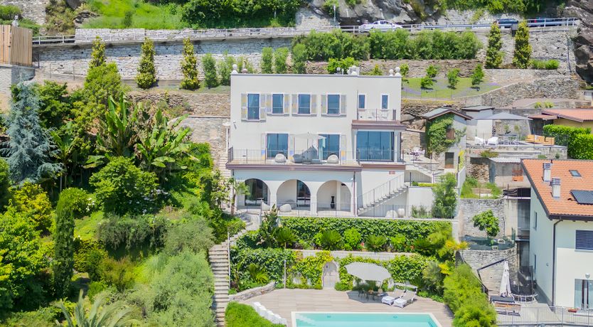 Photo of The Lakeside Paradise