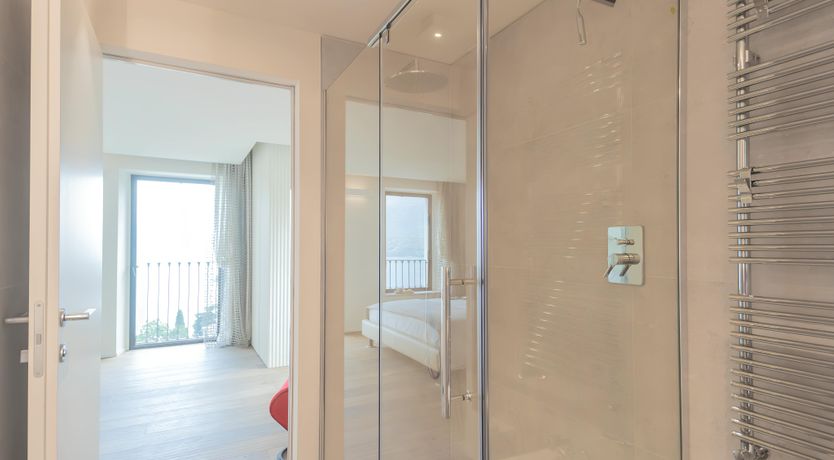 Photo of The Lakeside Paradise