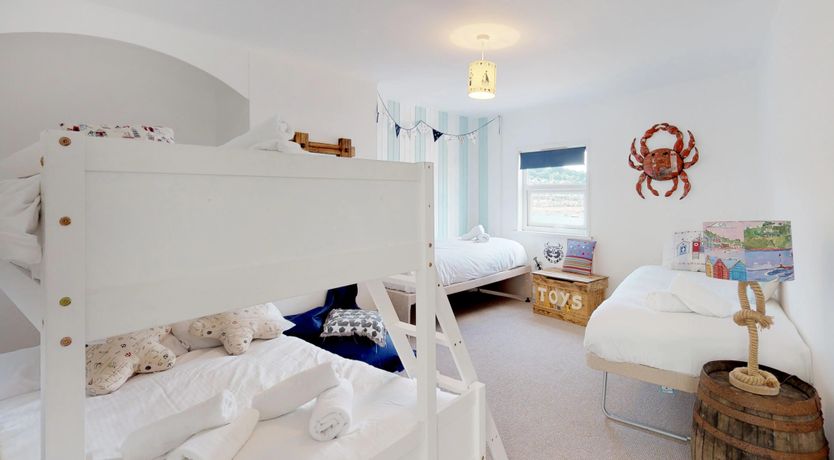 Photo of Wave n' Sea