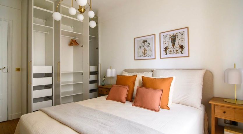 Photo of Parisian Moon