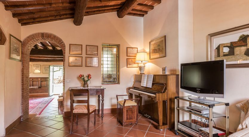 Photo of Tuscan Mahogany