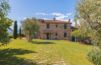 Tuscan Mahogany Holiday Home