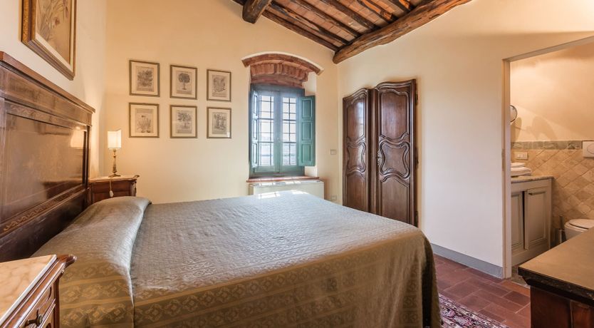 Photo of Tuscan Mahogany