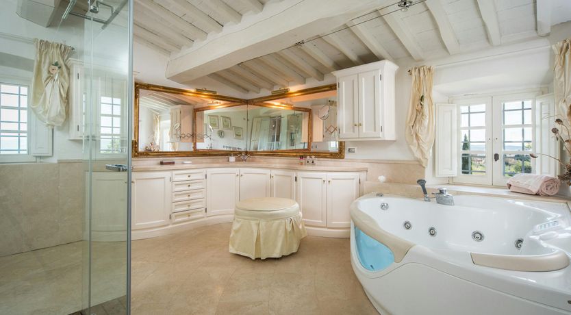 Photo of Etched by Tuscany