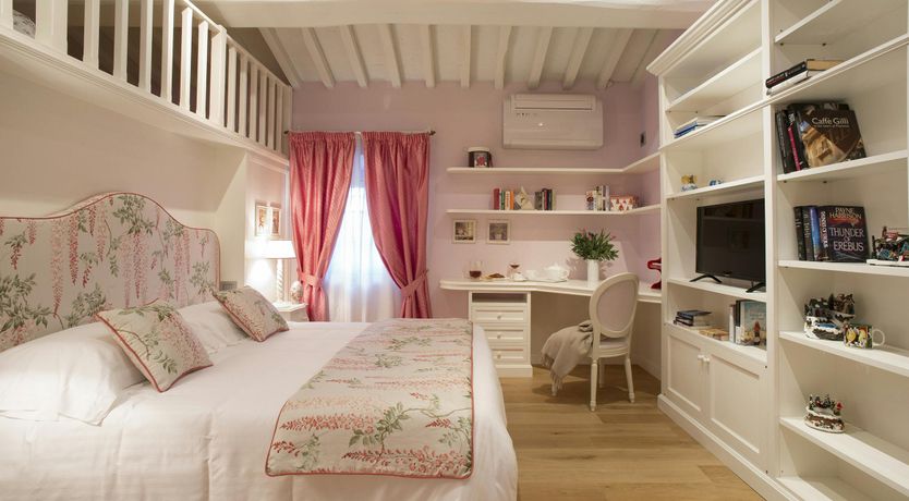 Photo of Etched by Tuscany