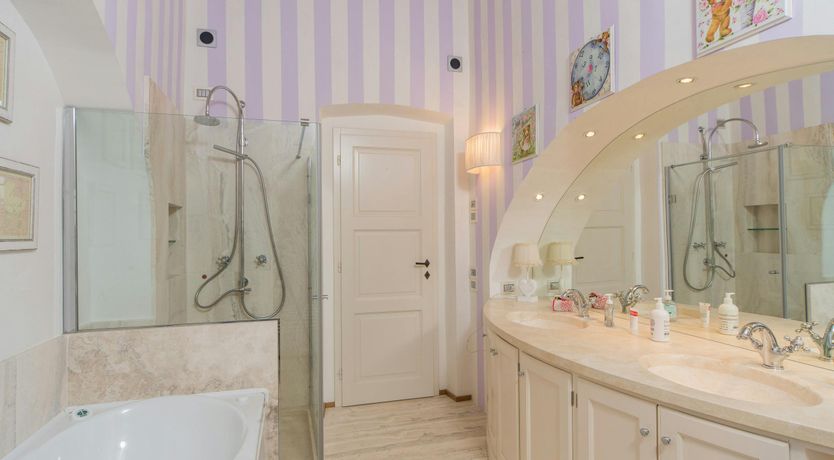 Photo of Etched by Tuscany