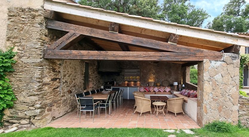 Photo of Champagne & Olive