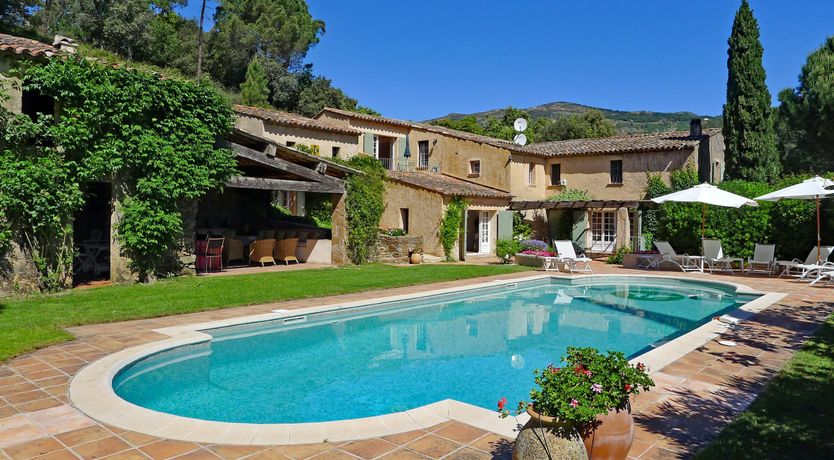 Photo of Champagne & Olive