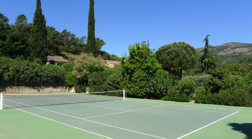 Photo of Champagne & Olive