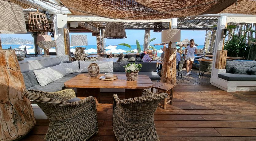 Photo of Champagne & Olive