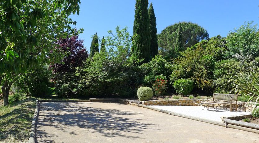 Photo of Champagne & Olive