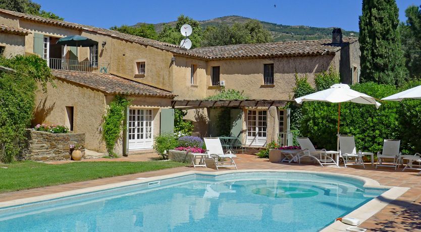 Photo of Champagne & Olive