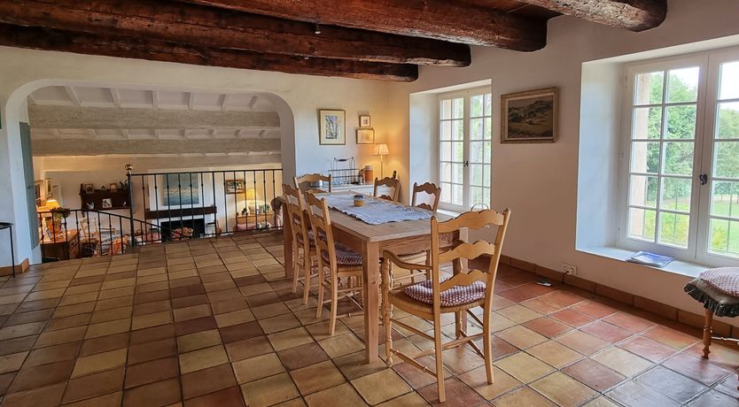 Photo of Champagne & Olive