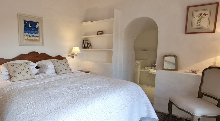 Photo of Champagne & Olive