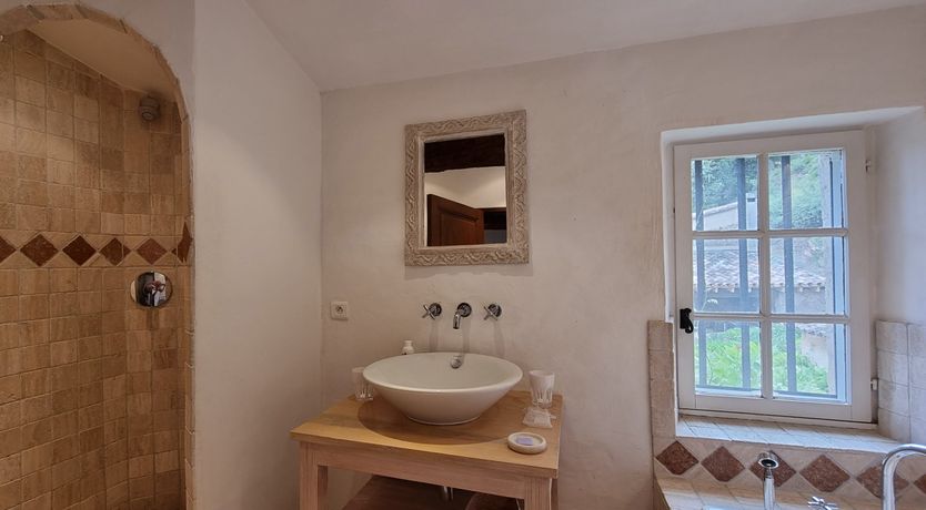 Photo of Champagne & Olive